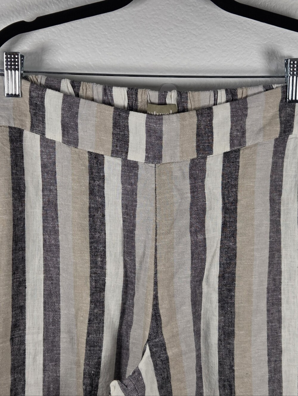 naturals d&co. Women's Size Small Striped Linen Blend Shorts—Beige, Black, Cream - Picture 2 of 9